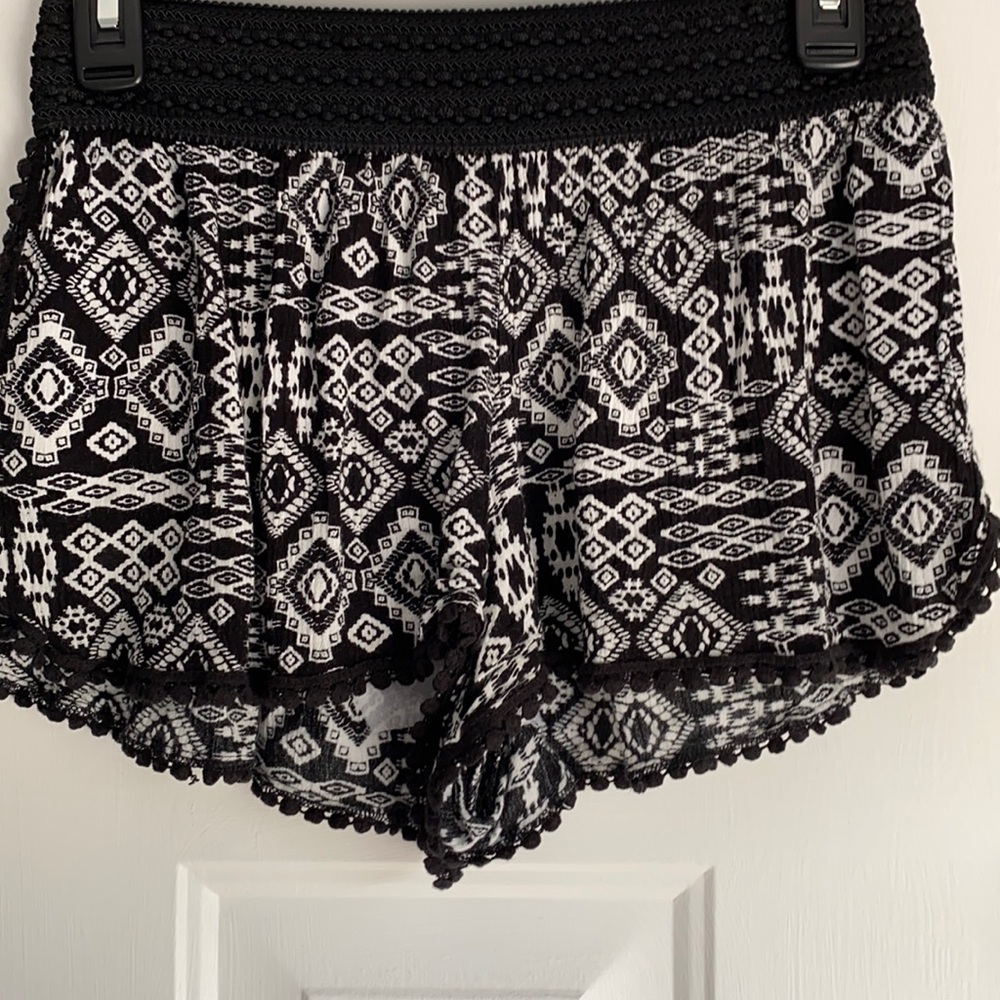Patterned flowy shorts